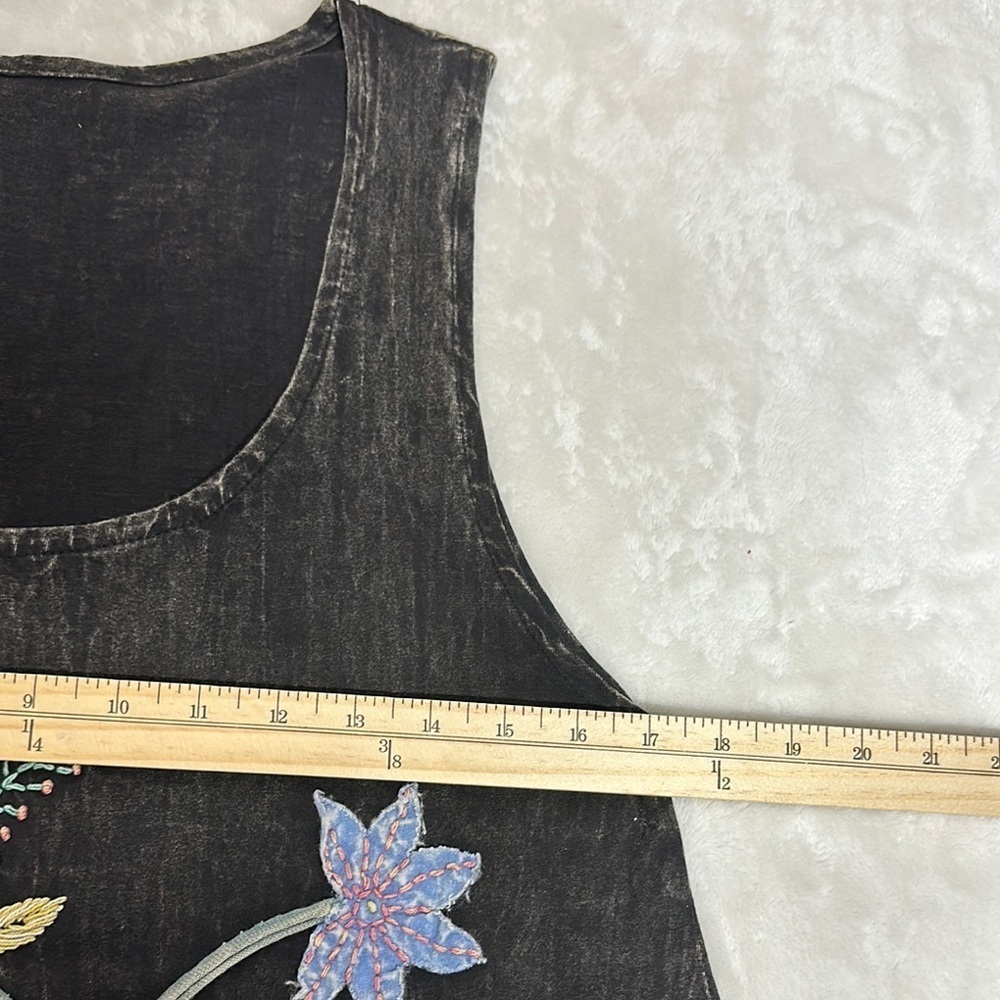 Black Asymmetrical Embellished Sleeveless Tank Top - Picture 4 of 6